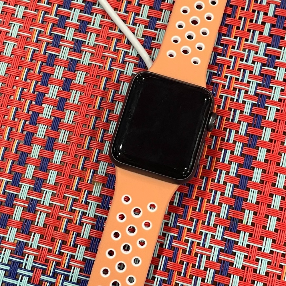 Apple Watch Series 3 - image 1